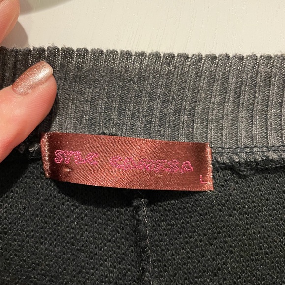 Gorgeous detailed Tunic - Picture 3 of 6